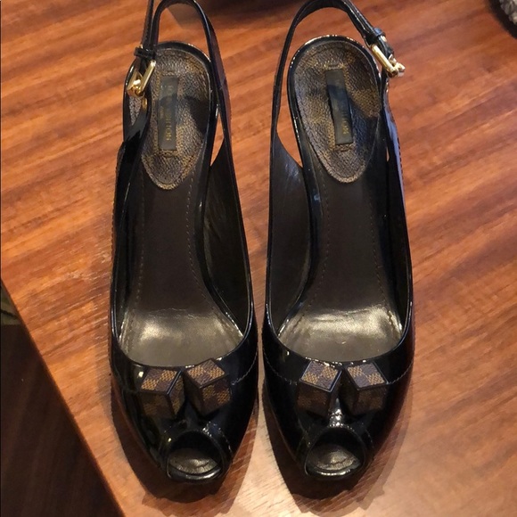 Louis Vuitton Brown patent leather shoes - Picture 1 of 4